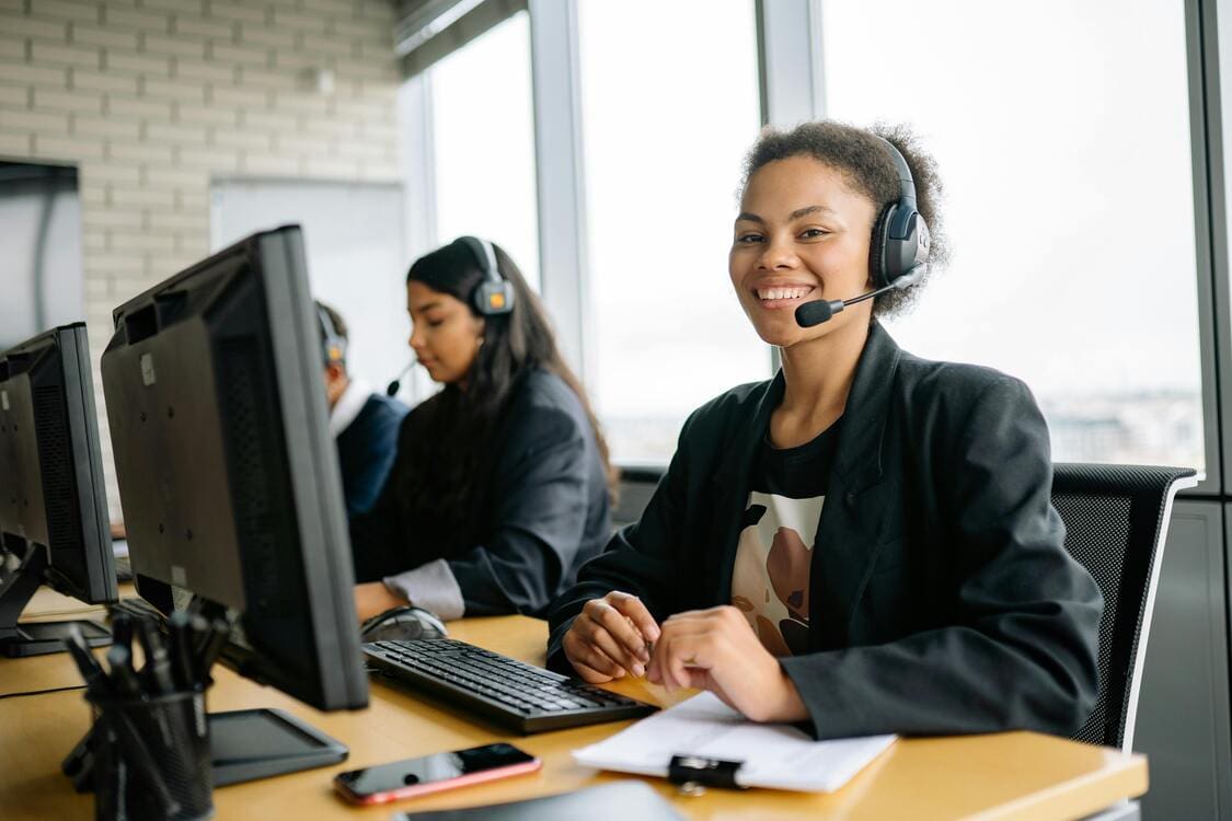 Femmes conseillères clients